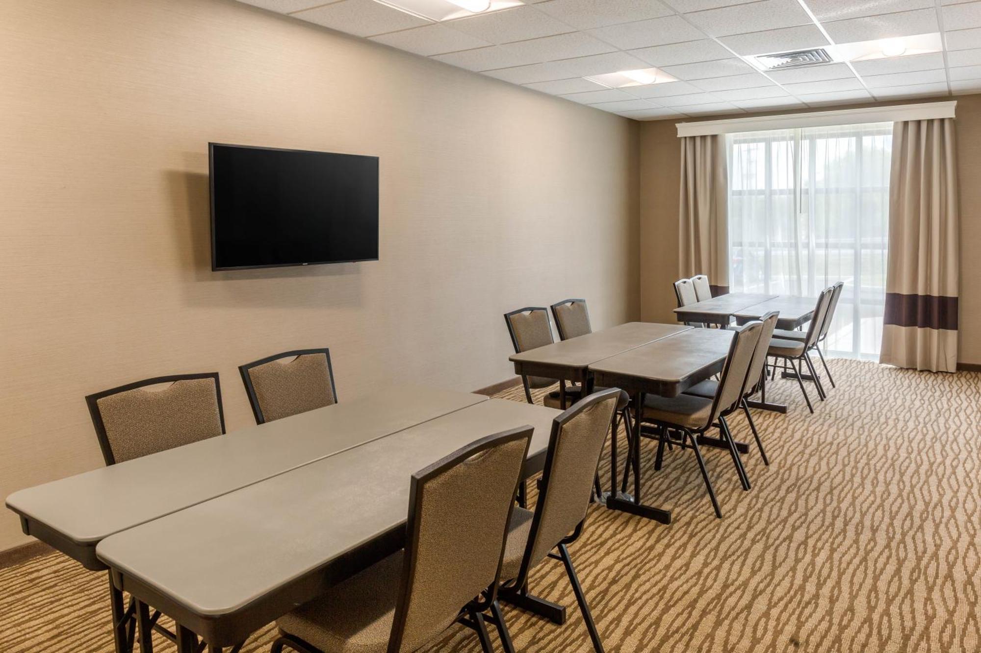 Comfort Inn & Suites Gap Amish Country Εξωτερικό φωτογραφία